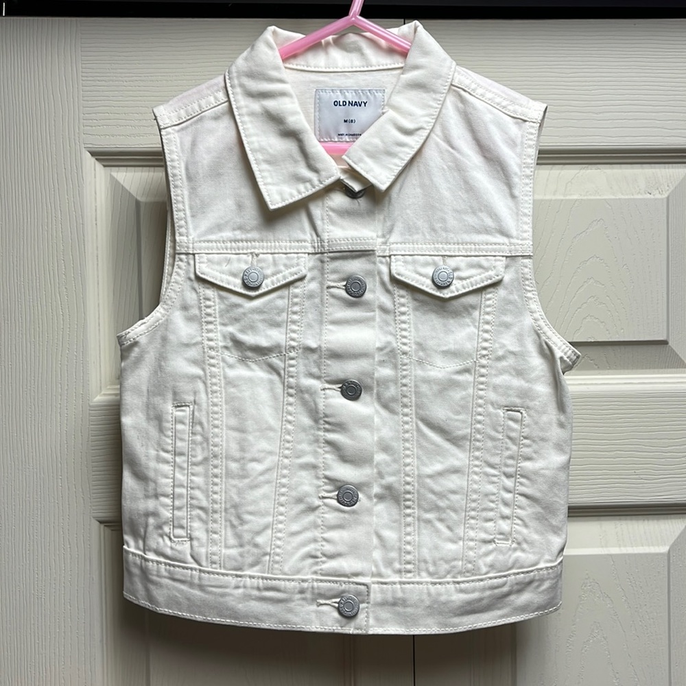 Old navy jean vest never worn WHITE size 8